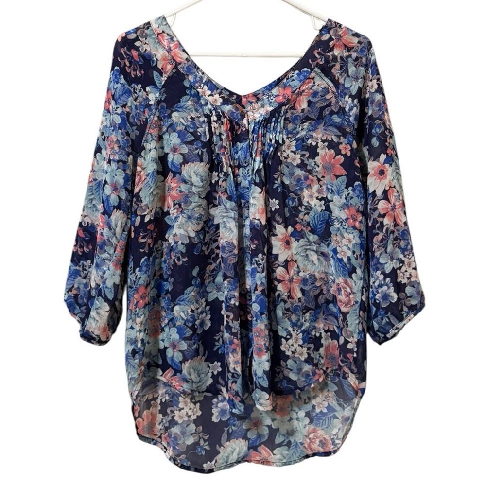 Lauren Conrad Women Size Small Floral Blouse Button Down V Neck Pleated Light